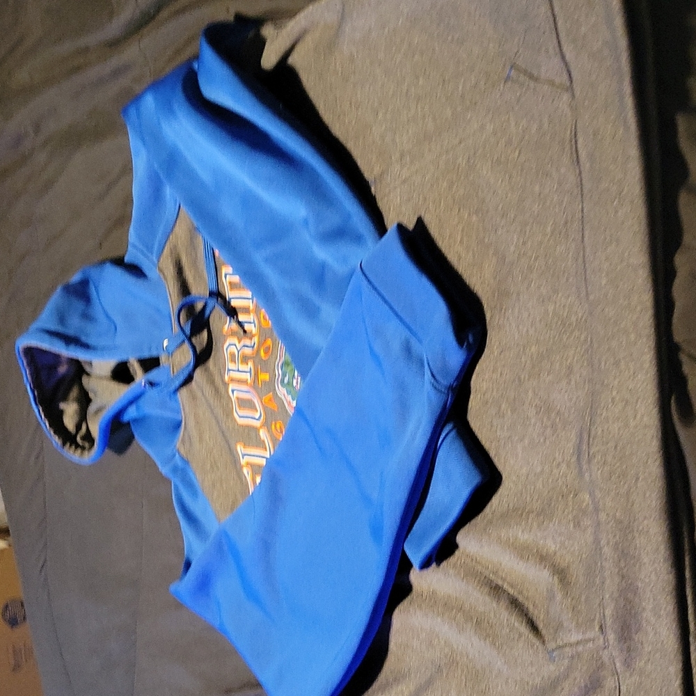 Gators sweater - Picture 2 of 7